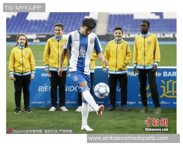 足球明星柯钊的职业生涯成就与个人魅力全解析